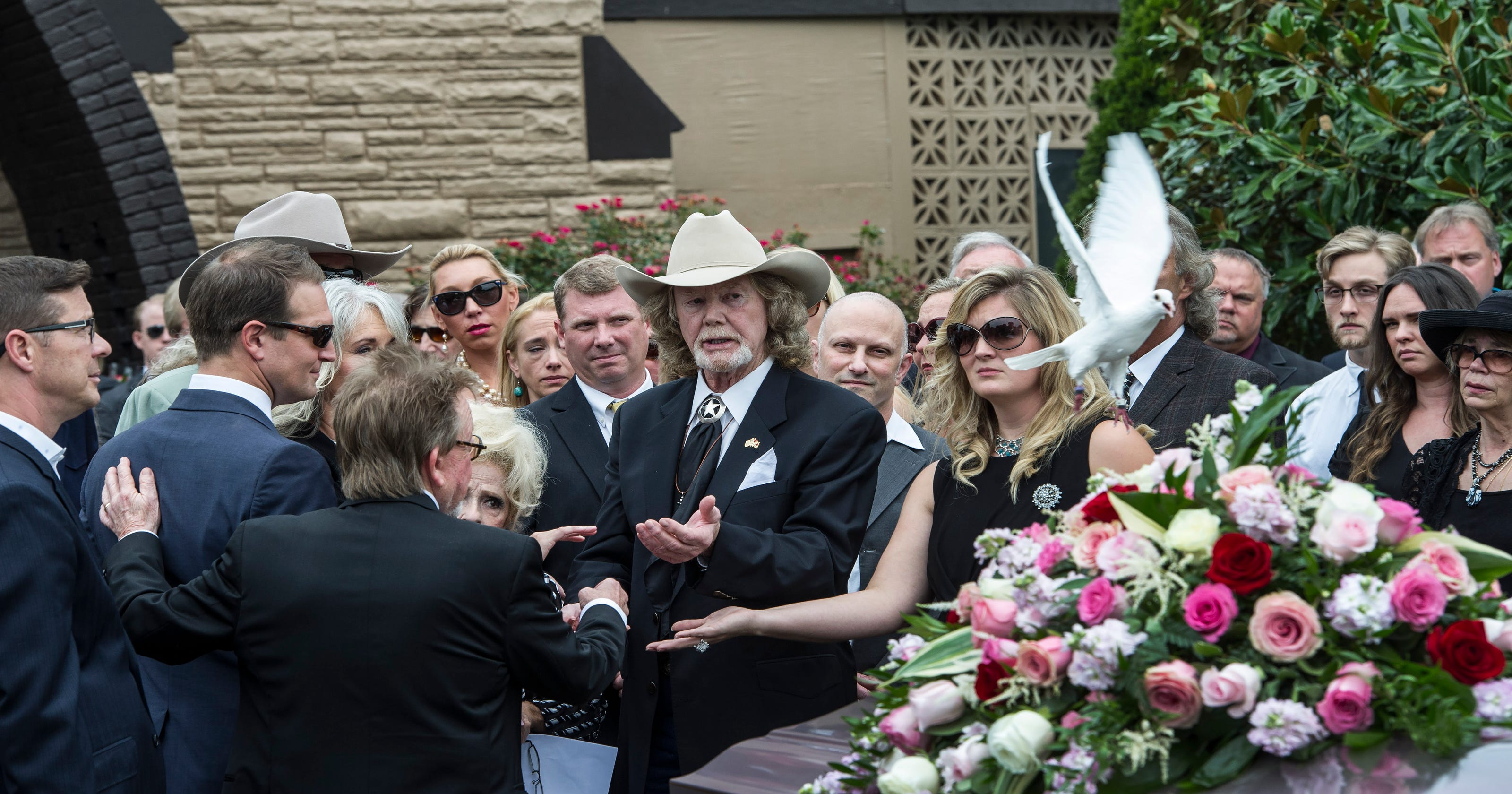 Lynn Anderson's triumphs, talent remembered at funeral.