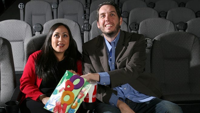 Desert Sun columnists Xochitl Pena, left, and Shad Powers weigh in on Oscar nominations.