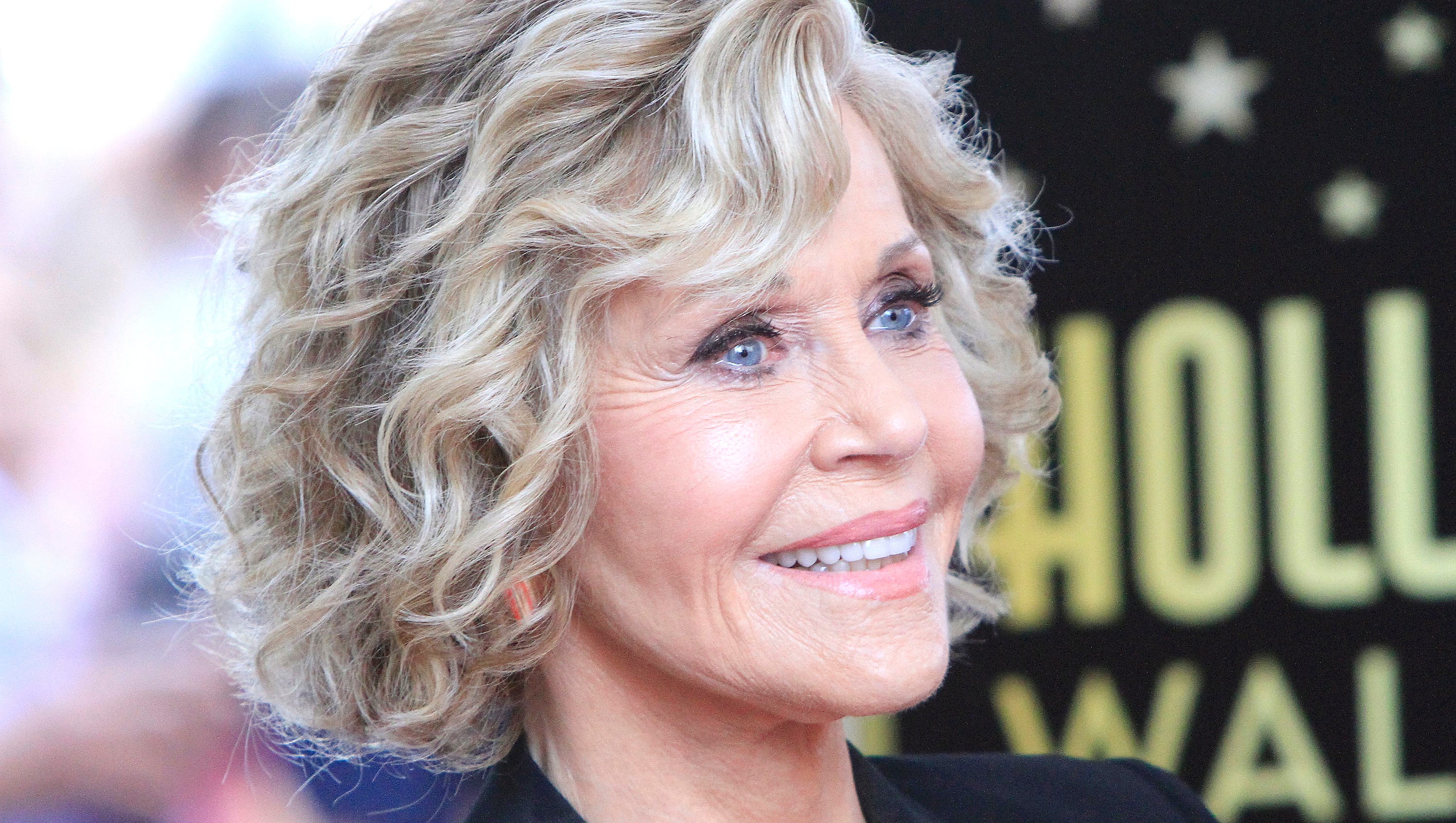 Jane Fonda To Receive 21 Golden Globes Cecil B Demille Award