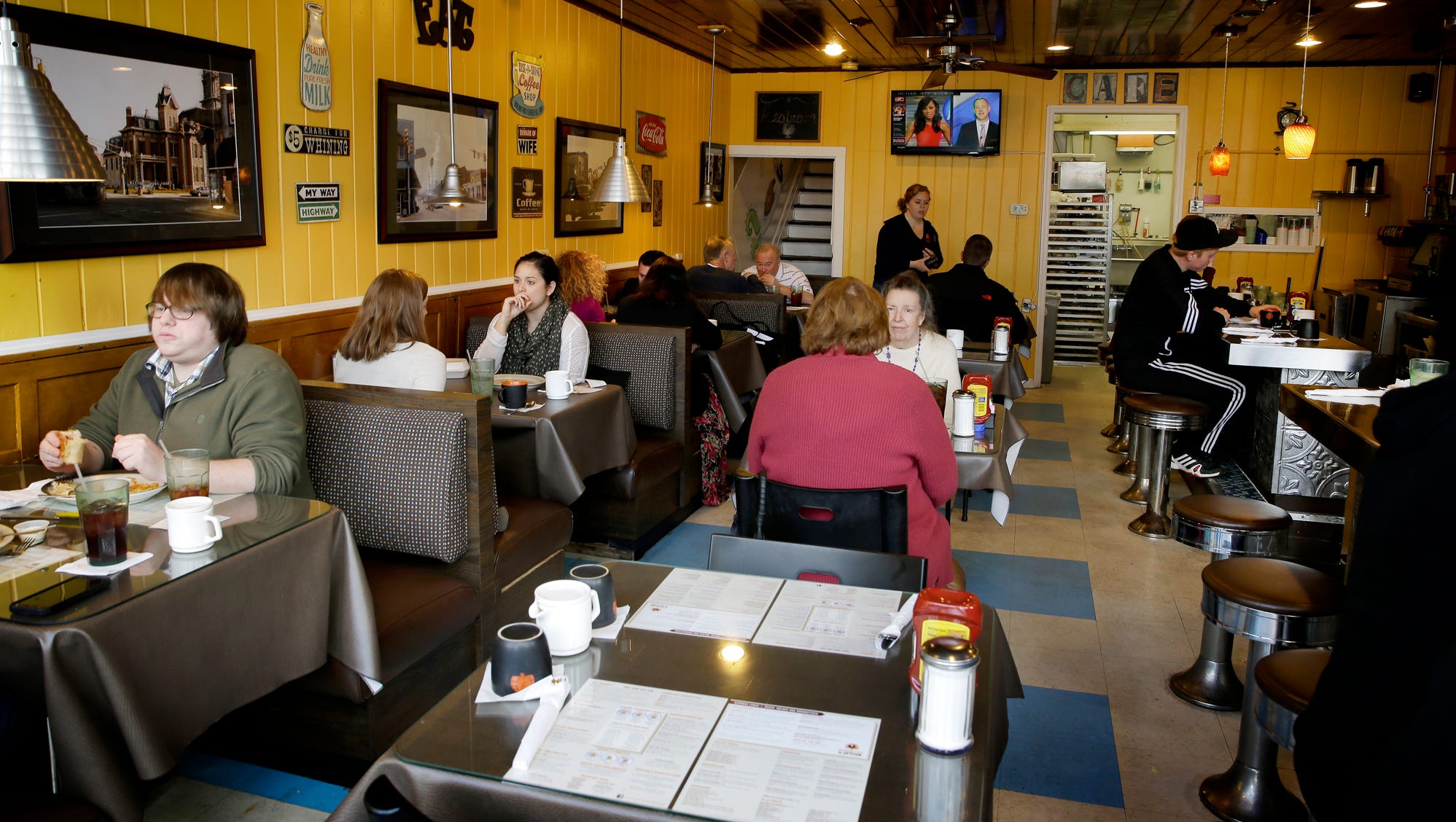 Noblesville S Uptown Cafe Expansion Will Feature A Full Bar