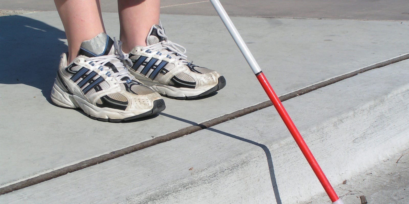 Woman desperate to be blind has psychologist put drain cleaner in her eyes