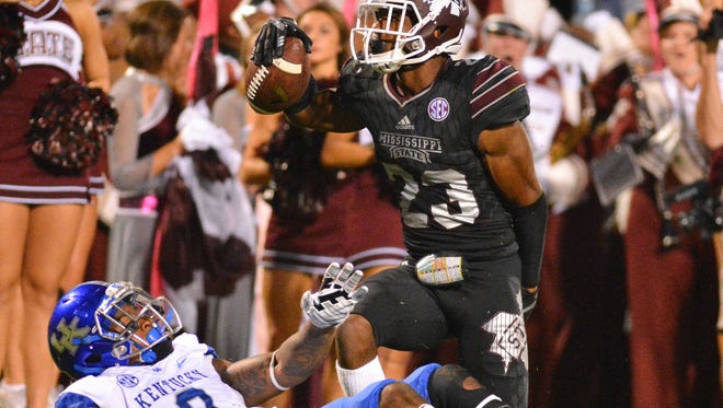Former Mississippi State cornerback Taveze Calhoun signed with the Chicago Bears on Saturday.