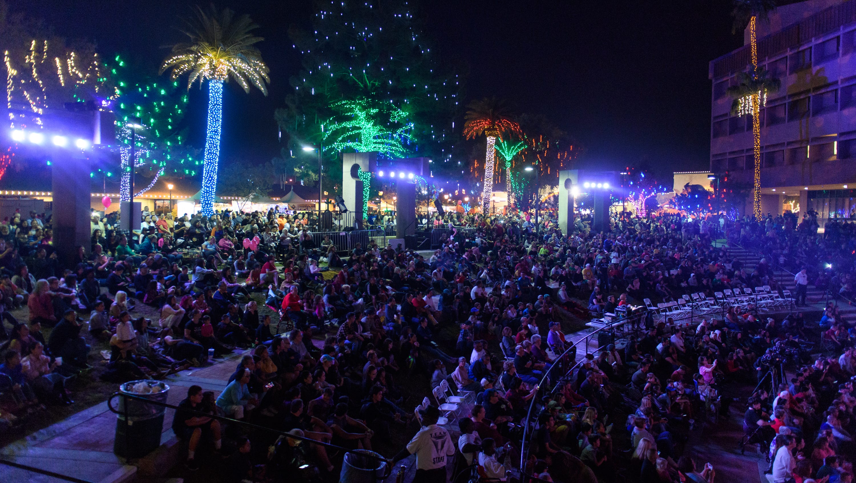 Glendale Glitters 2018 A little smaller but still festive