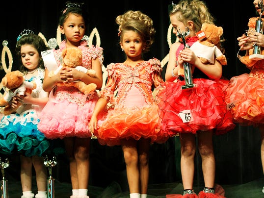 essays on banning child beauty pageants Children beauty pageants general purpose: to persuade specific purpose statement: to persuade my audience that i'm against the children beauty pageants. essays on banning child beauty pageants Children beauty pageants general purpose: to persuade specific purpose statement: to persuade my audience that i'm against the children beauty pageants.