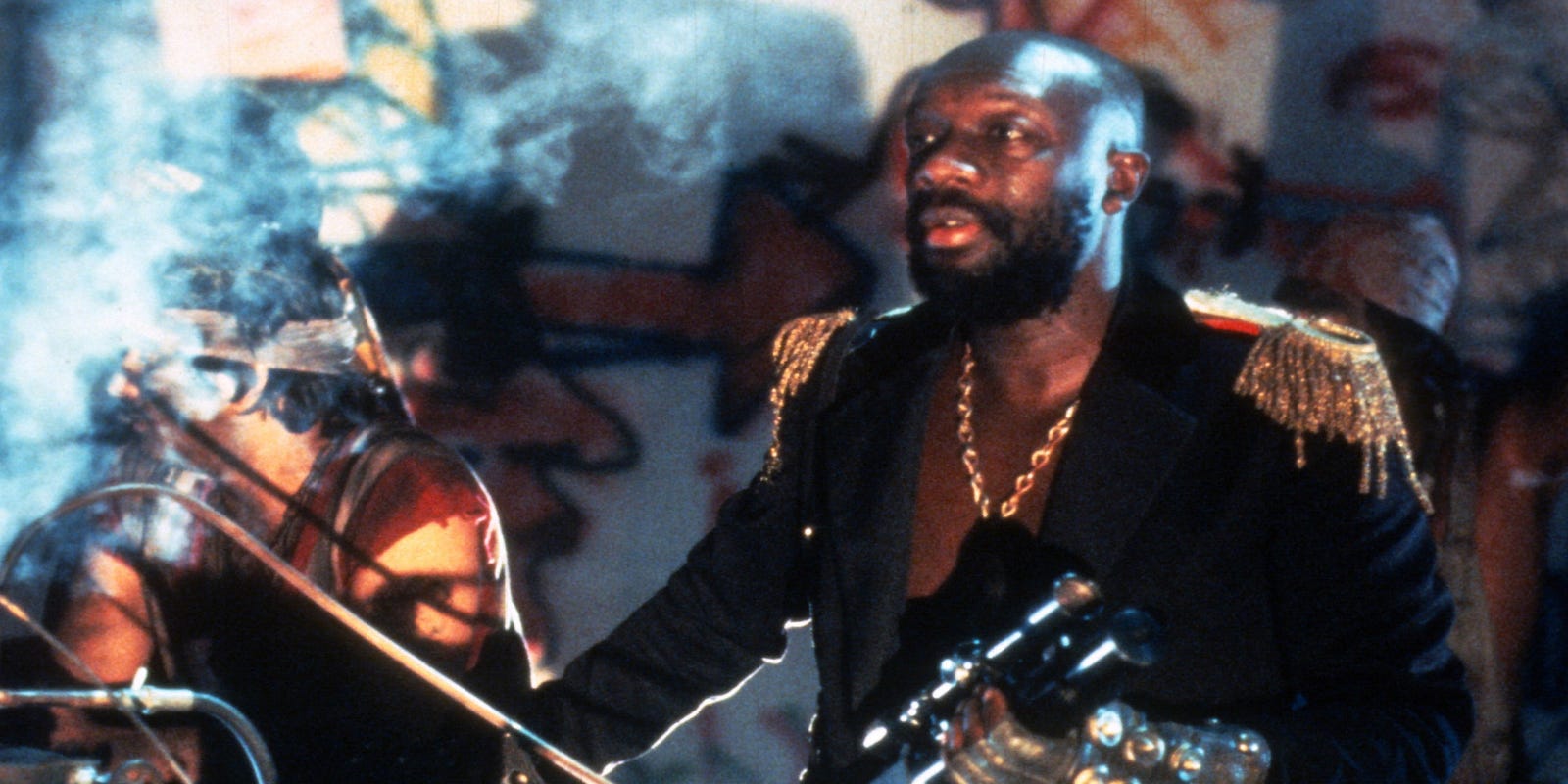 635682435586396165-ESCAPE-FROM-NEW-YORK-ISAAC-HAYES-cropped.jpg