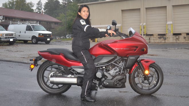 Motorcycle Review Honda Ctx700 Auto Is Smooth Ride Motorcycle Review Honda Ctx700 Auto Is Smooth Ride