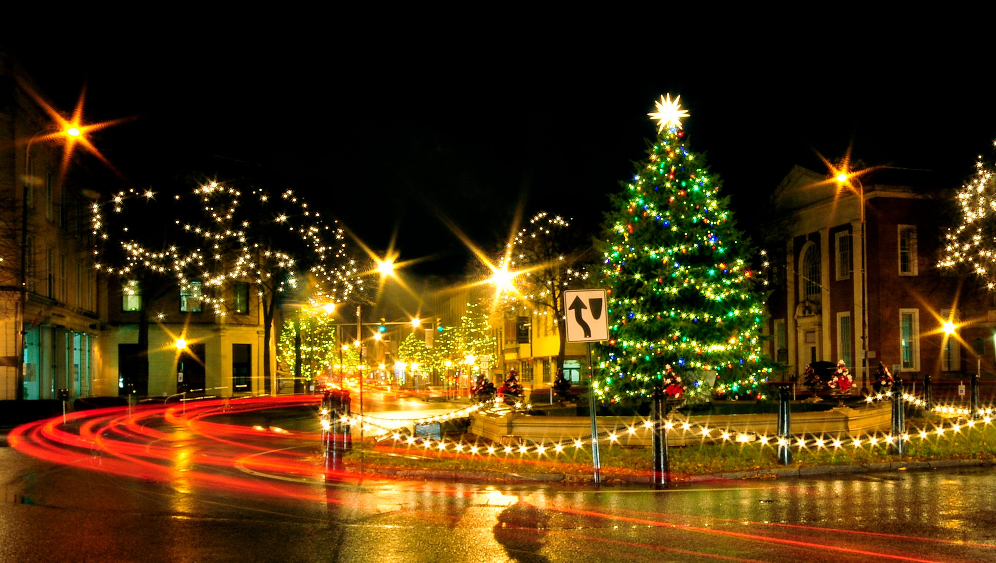 Sentinel echo draws nita Chambersburg's Christmas parade is Nov. 19