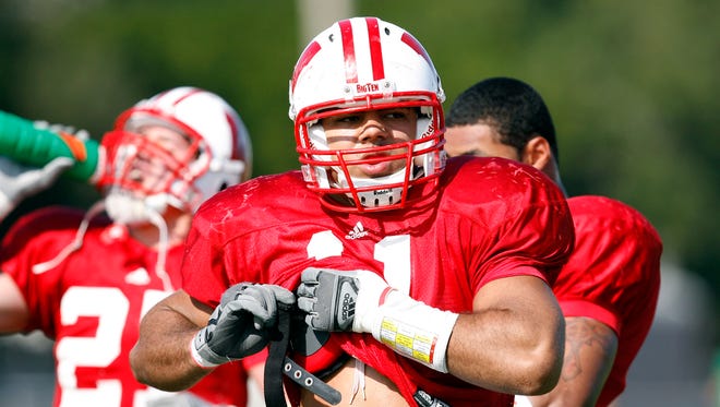 DeAndre Levy while playing for Wisconsin in 2007.
