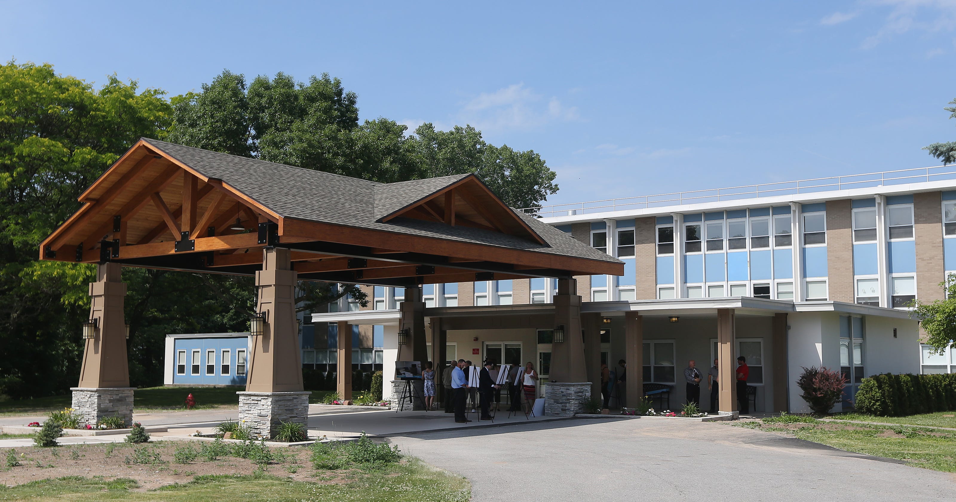 Aide charged with attacking patient at Gates nursing home