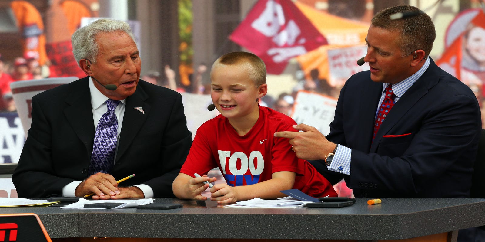 Lee Corso still going on 'GameDay' with help from his friends