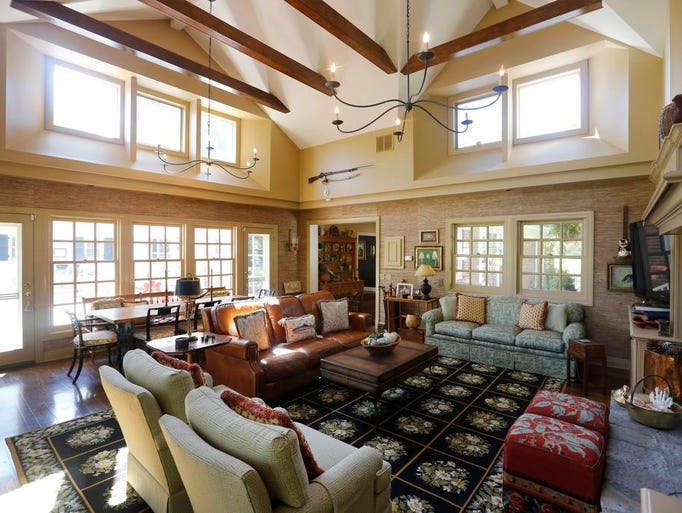 Gallery Tour the Hubbard home