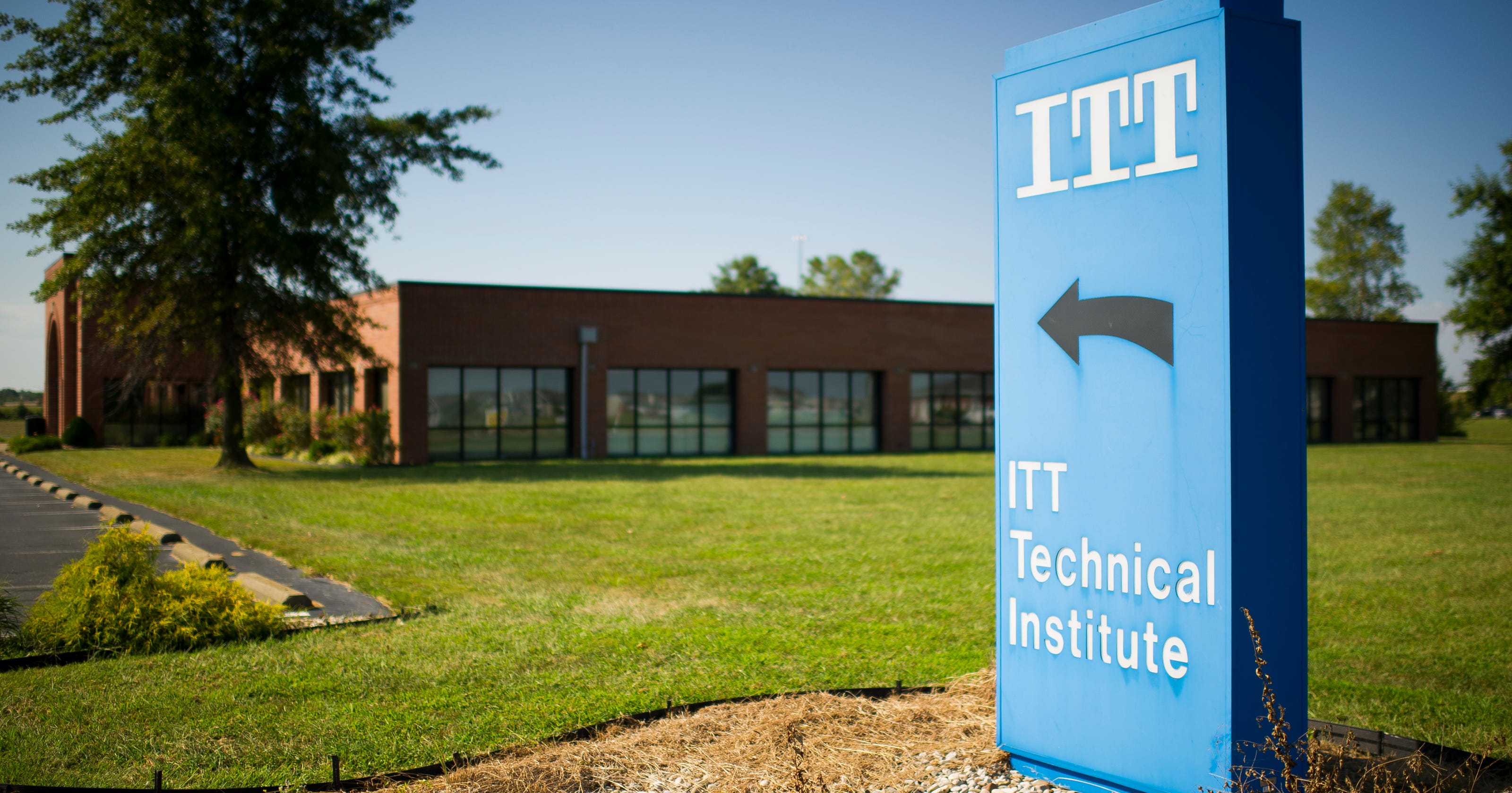 itt tech shirt