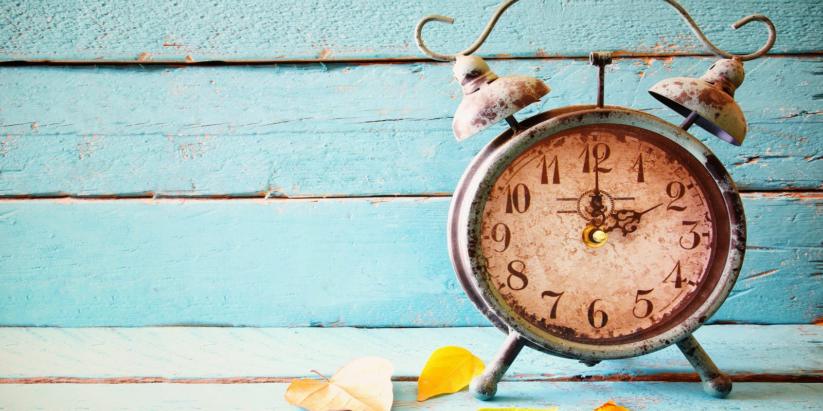 Daylight saving ends Turn your clocks back tonight