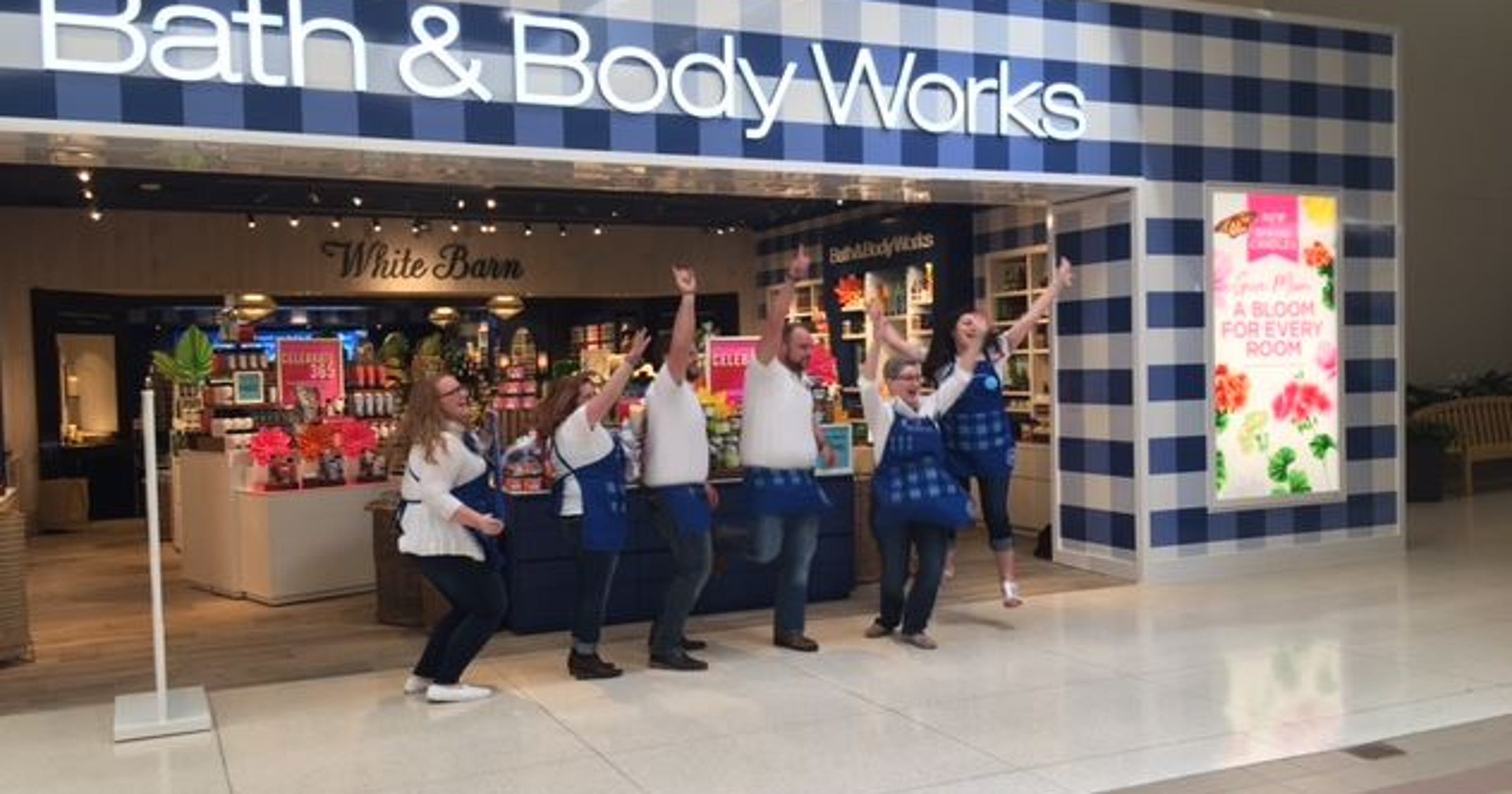 Bath & Body Works moves to new location near mall's center court