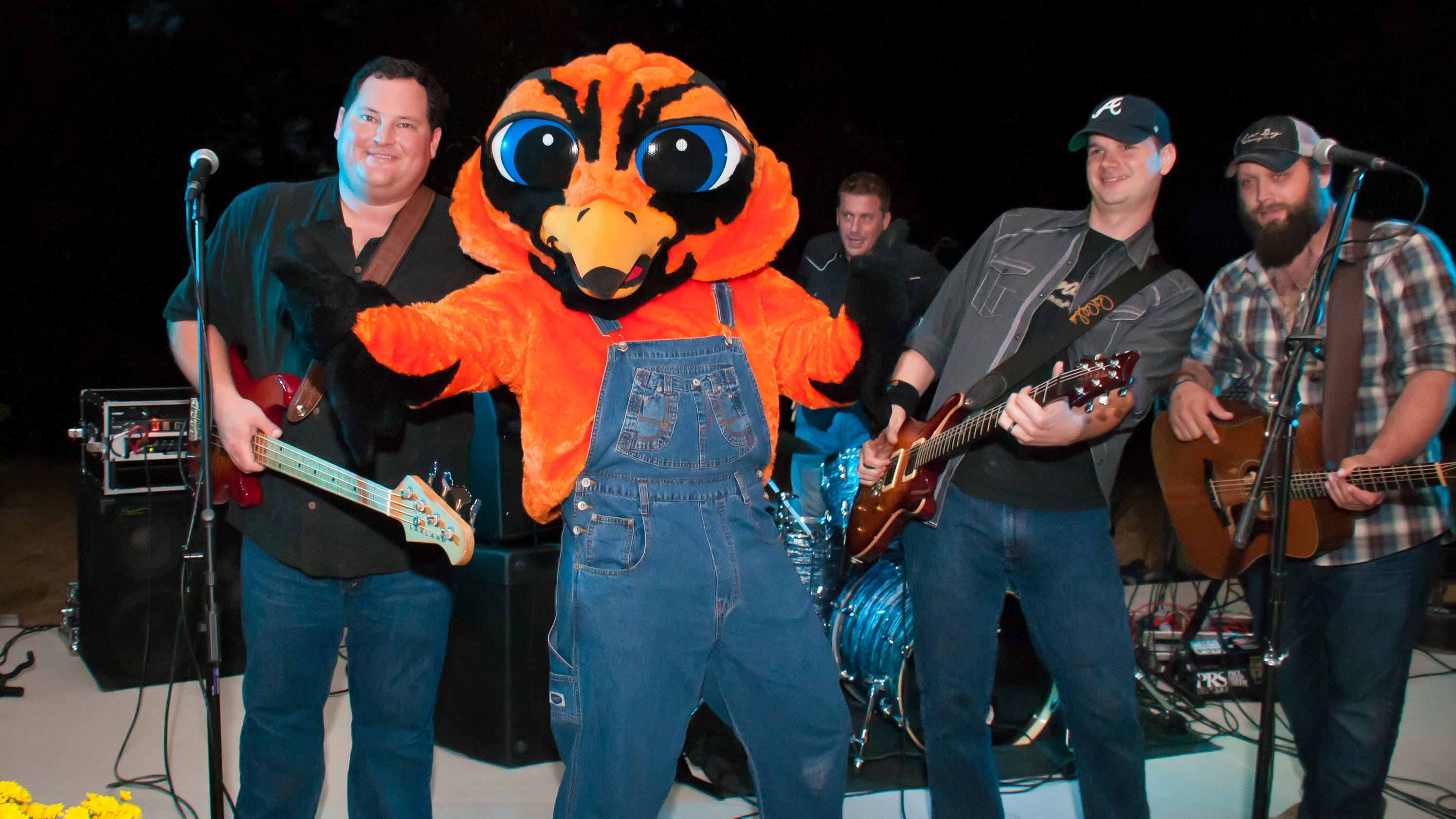 Blue Jean Ball returns to Dye ranch