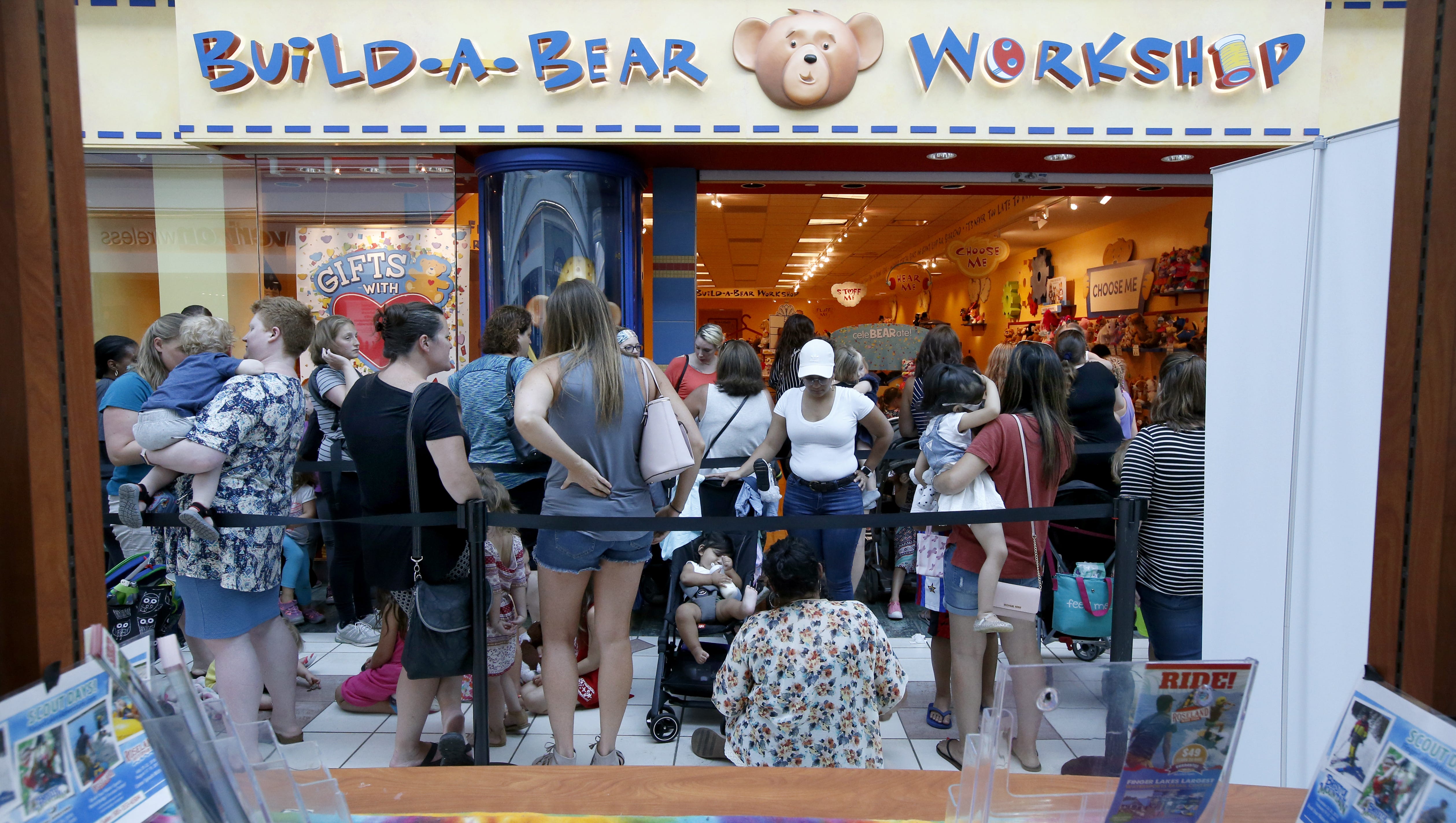 Build-a-Bear promotion draws epic crowds to Eastview Mall
