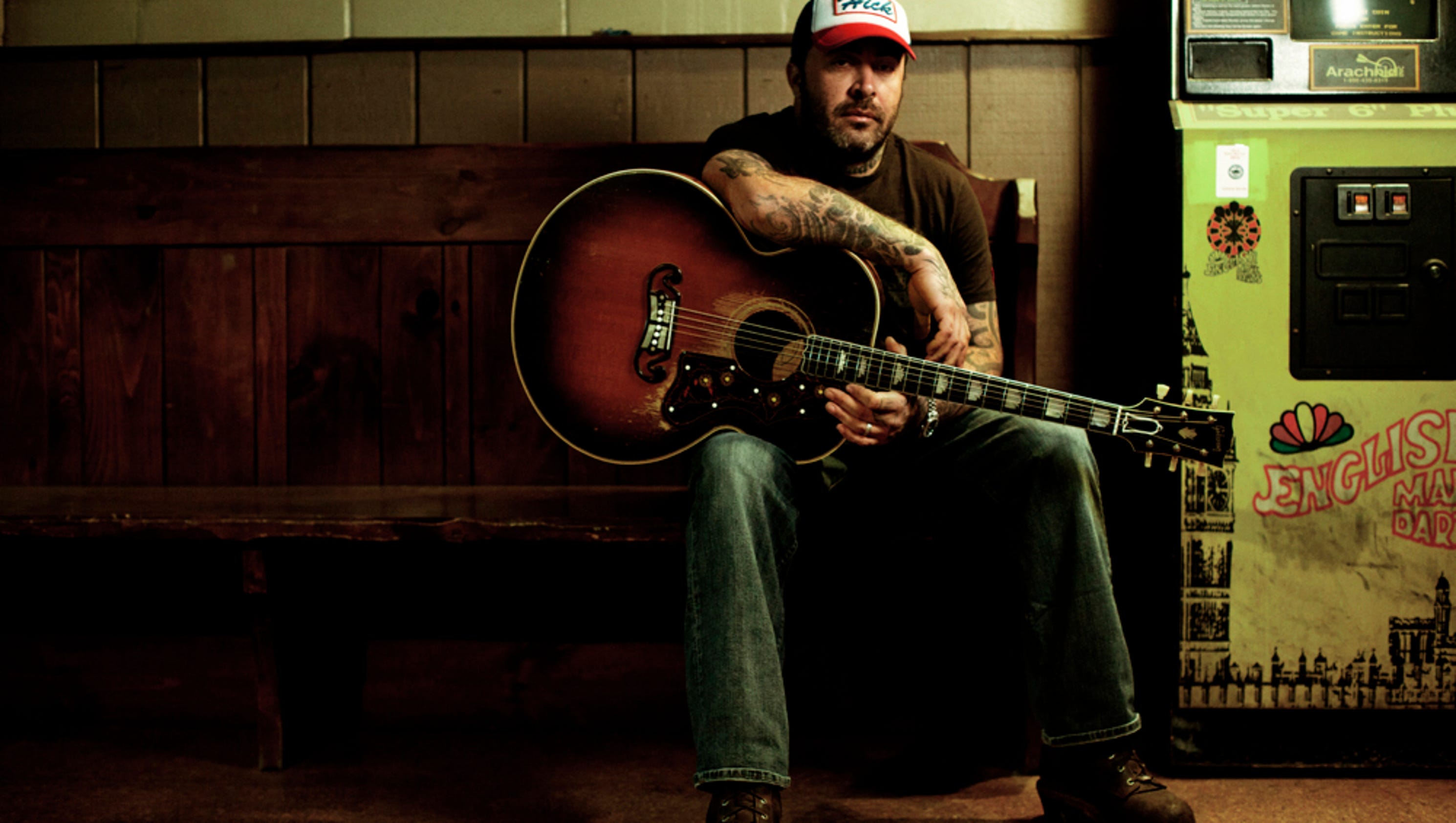 Aaron Lewis Former Staind Band Member Goes Lighter With
