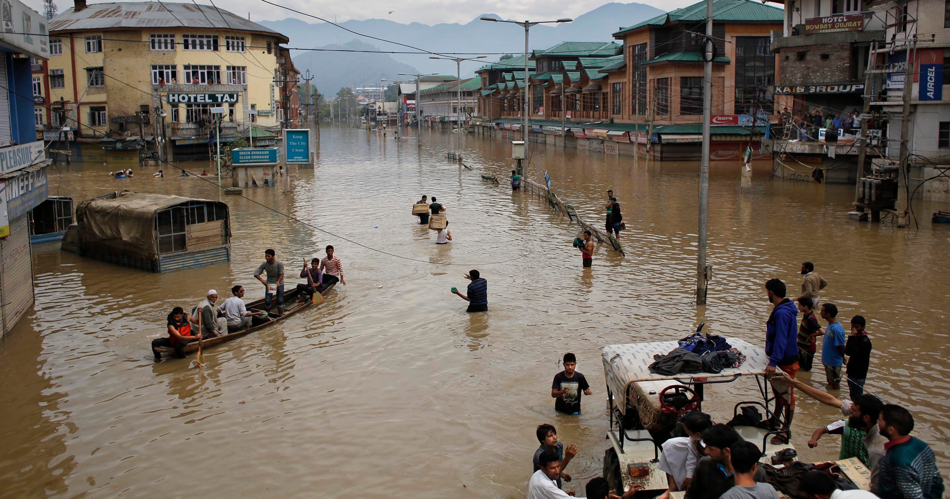 Almost 500 dead, thousands homeless in Asia floods