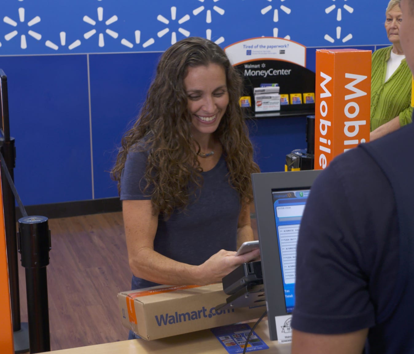 Walmart is trying to speed up the returns process by encouraging shoppers to use its mobile app.