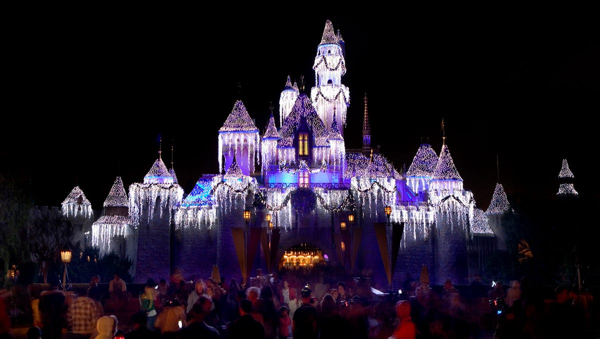 disneyland-holiday-events-2017