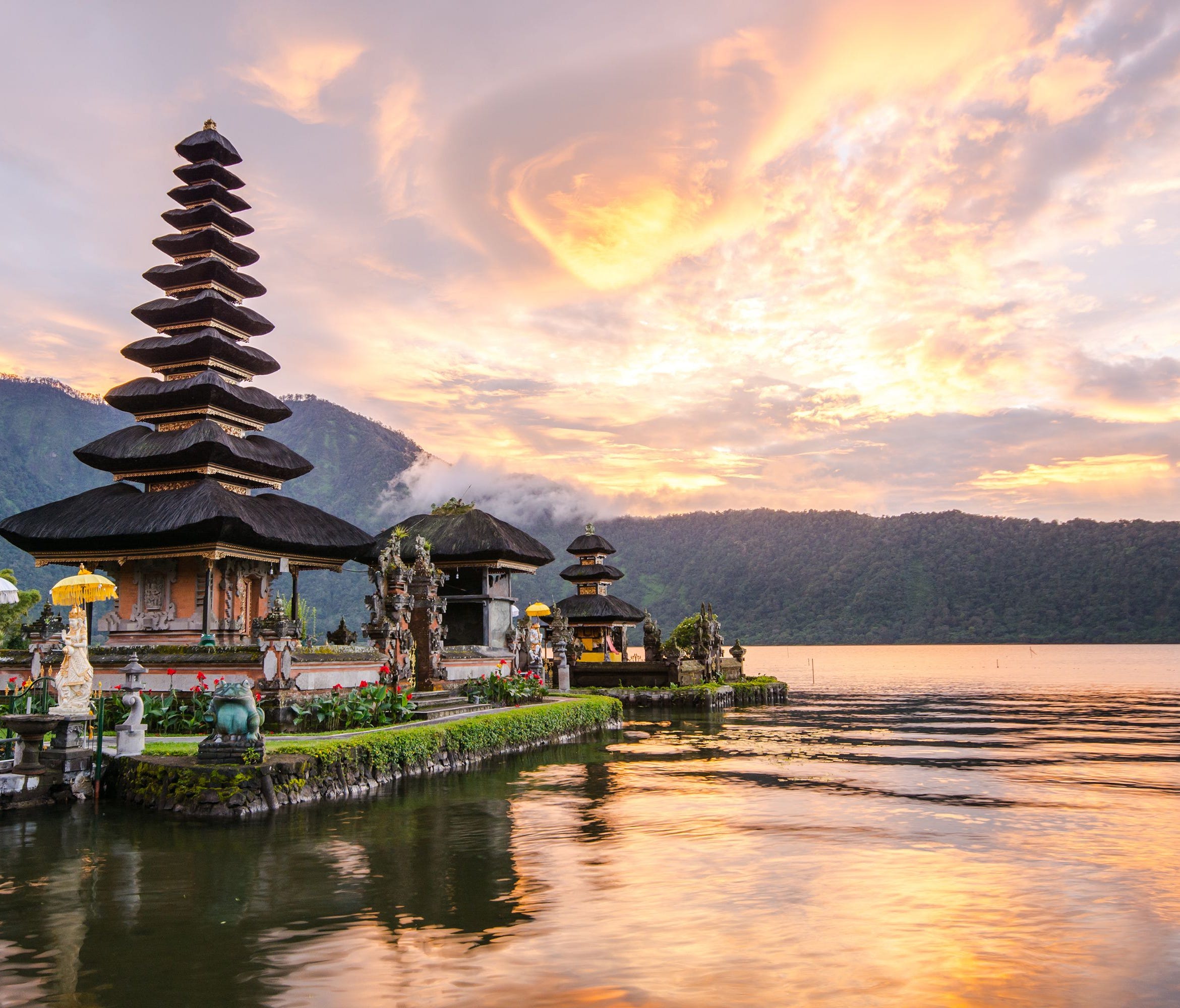 According to TripAdvisor's latest Traveler's Choice awards, 1. Bali, Indonesia, is the No. 1 international destination.
