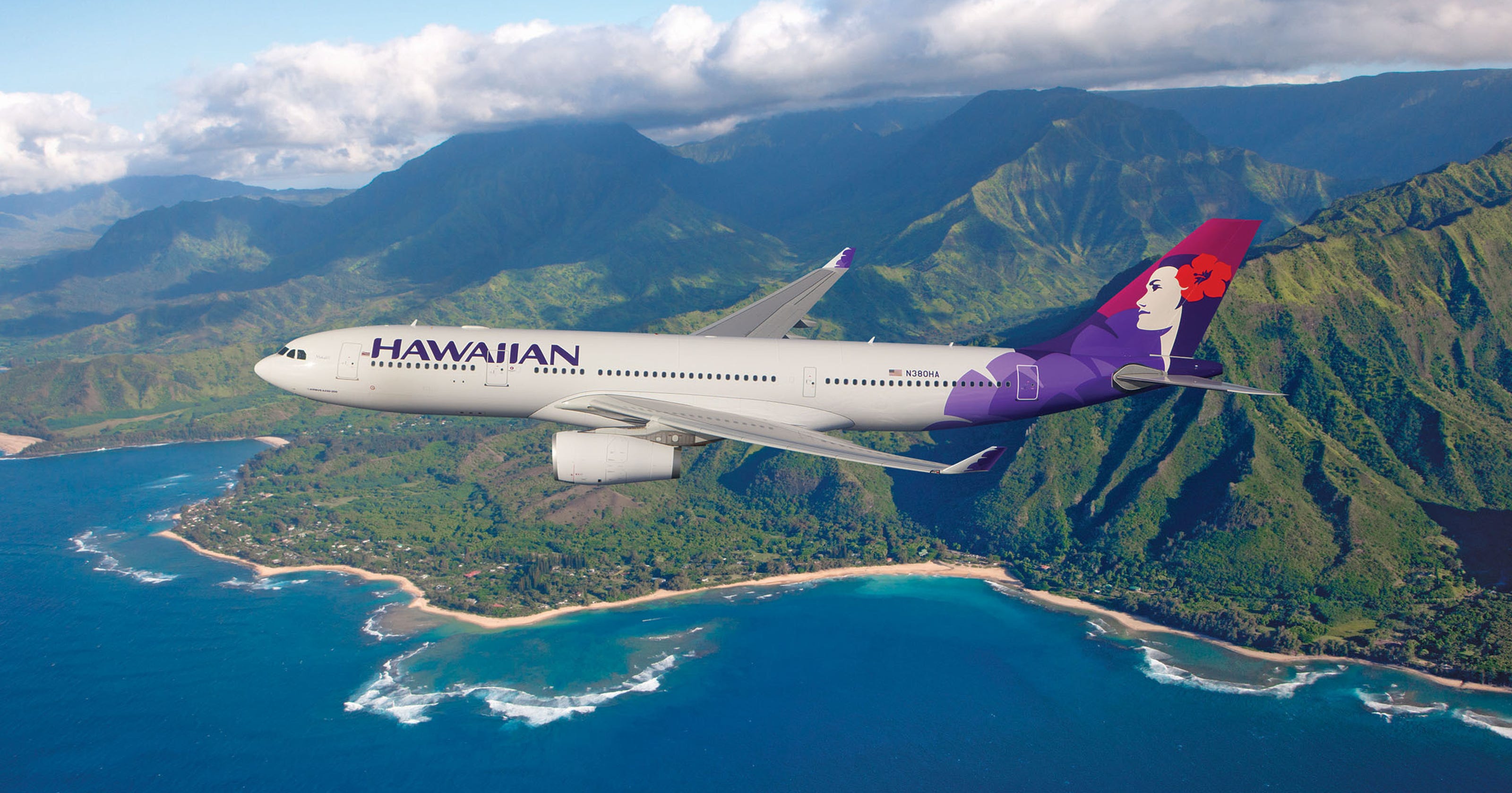 Hawaiian Airlines expands surfboard policy after complaints
