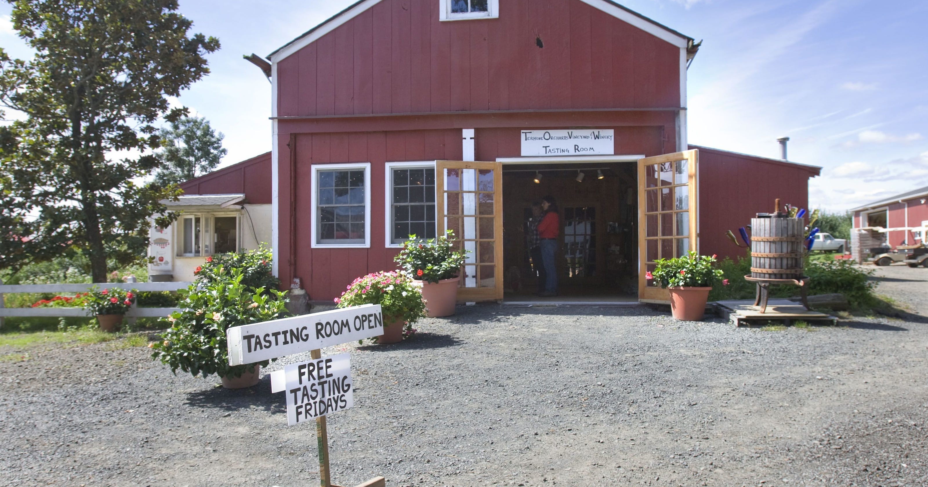 Gardener State Apples And Outdoors Galore