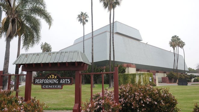 Magicians from around the country will be performing at the Oxnard Performing Arts Center Friday to raise money for arts programs in Oxnard and Santa Paula.