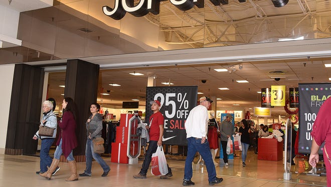 Many last-minute shoppers expected to shop Super Saturday sales