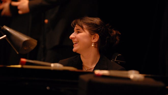 Pianist Linda Dubin, a Rochester native, is releasing a two-disc recording of her sets from the Xerox Rochester International Jazz Festival in June.