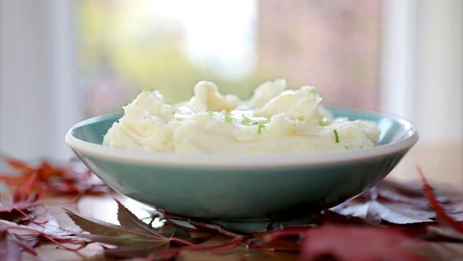 Thanksgiving food. Classic Mashed potatoes.