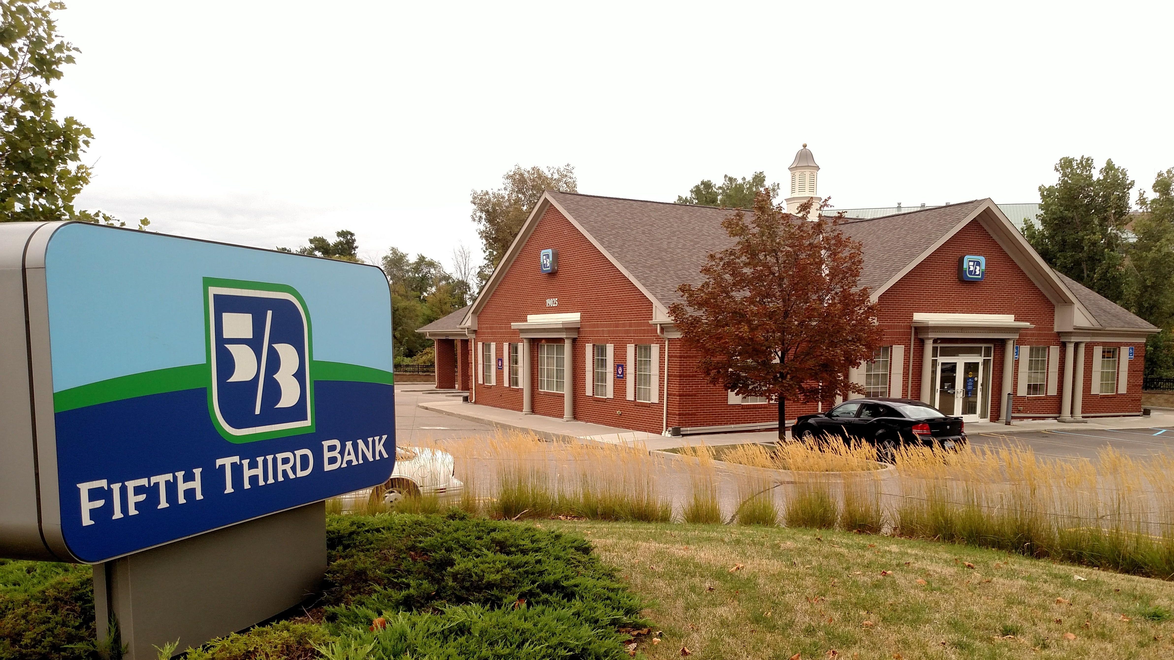 Fifth Third Bank closing one Livonia branch Nov. 10