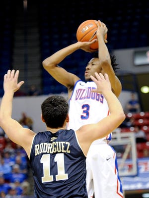 Louisiana Tech maintained its hold of first place in Conference USA with a 33-point win over FIU on Saturday.