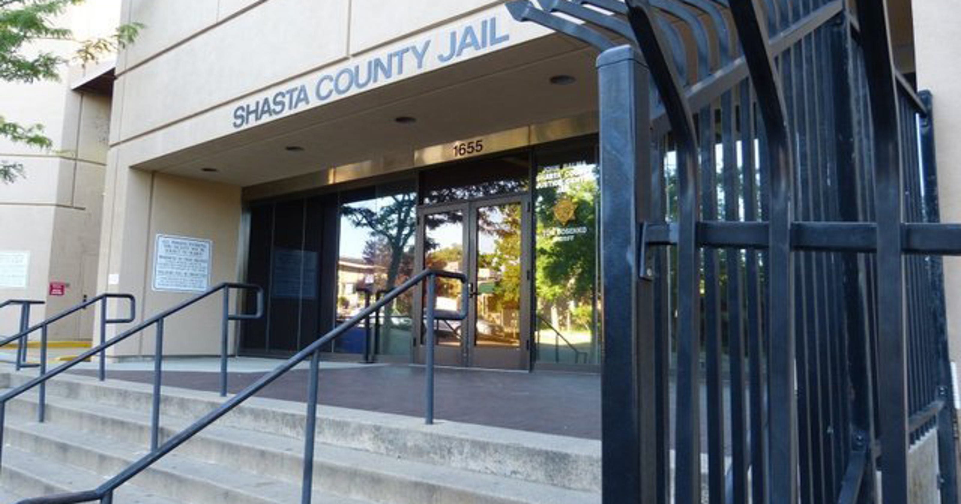 UPDATE Man who died while being booked into jail identified