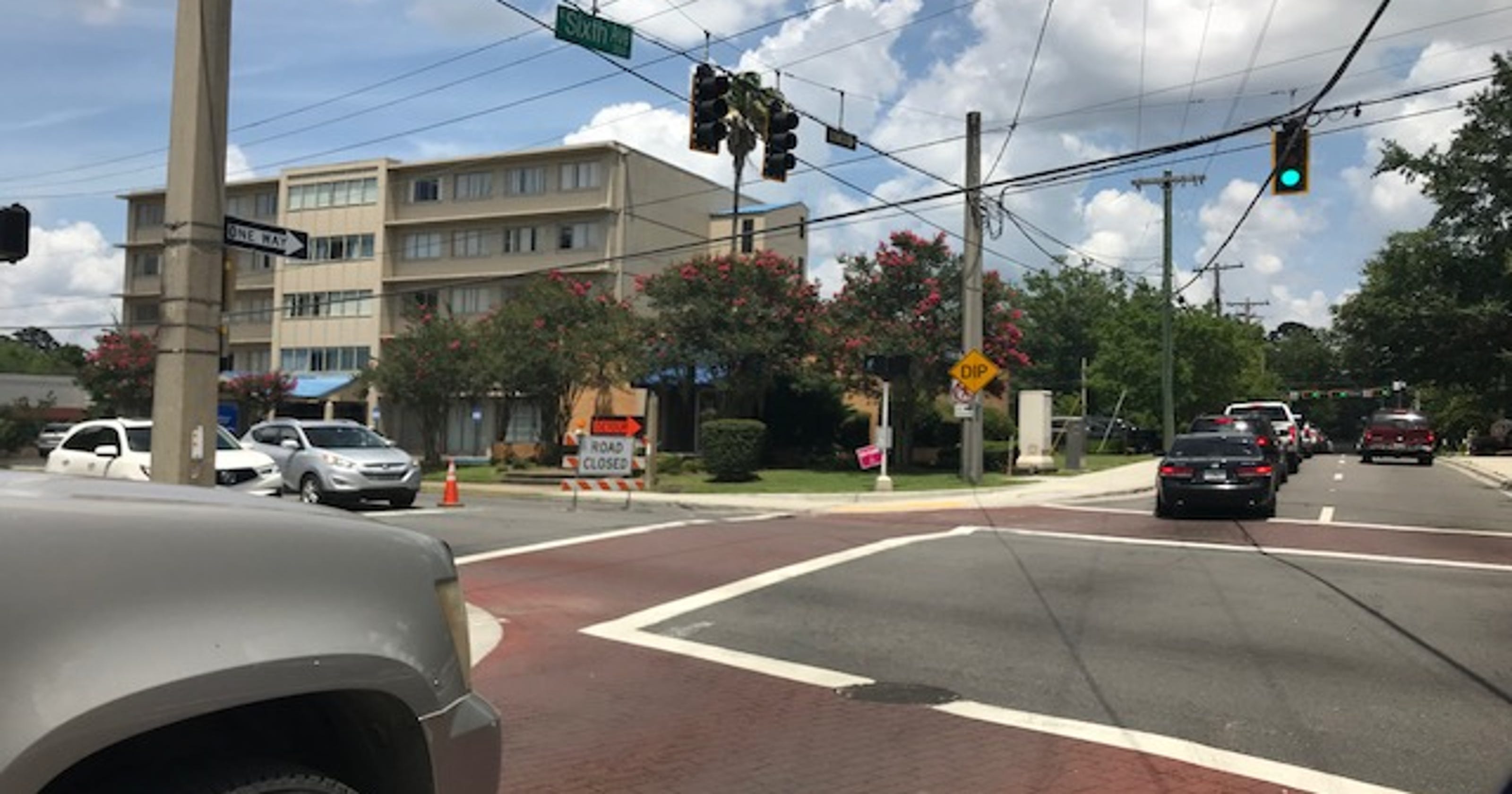 Thomasville Road north closed at Sixth Avenue after car hit pole