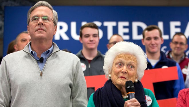 Barbara Bush and Jeb Bush in New Hampshire.
