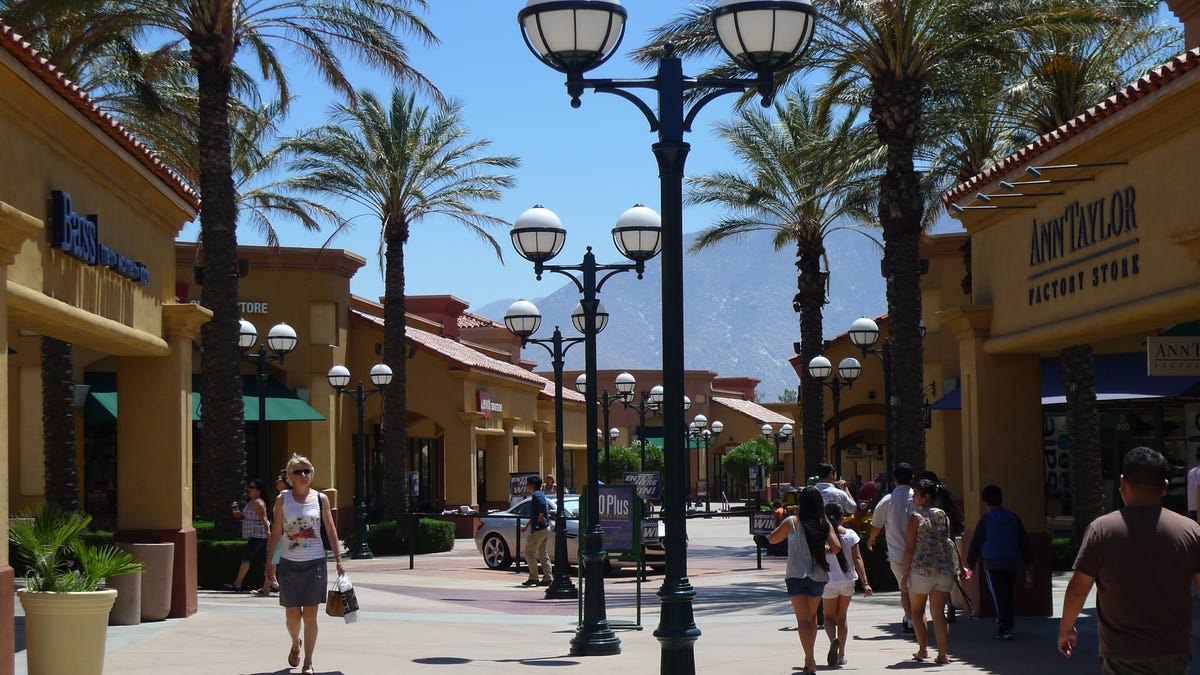 Part of Cabazon outlet mall evacuated after gas leak
