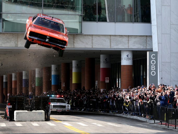 Photos Dukes Of Hazzard Car Jumps Ramp Crash Lands