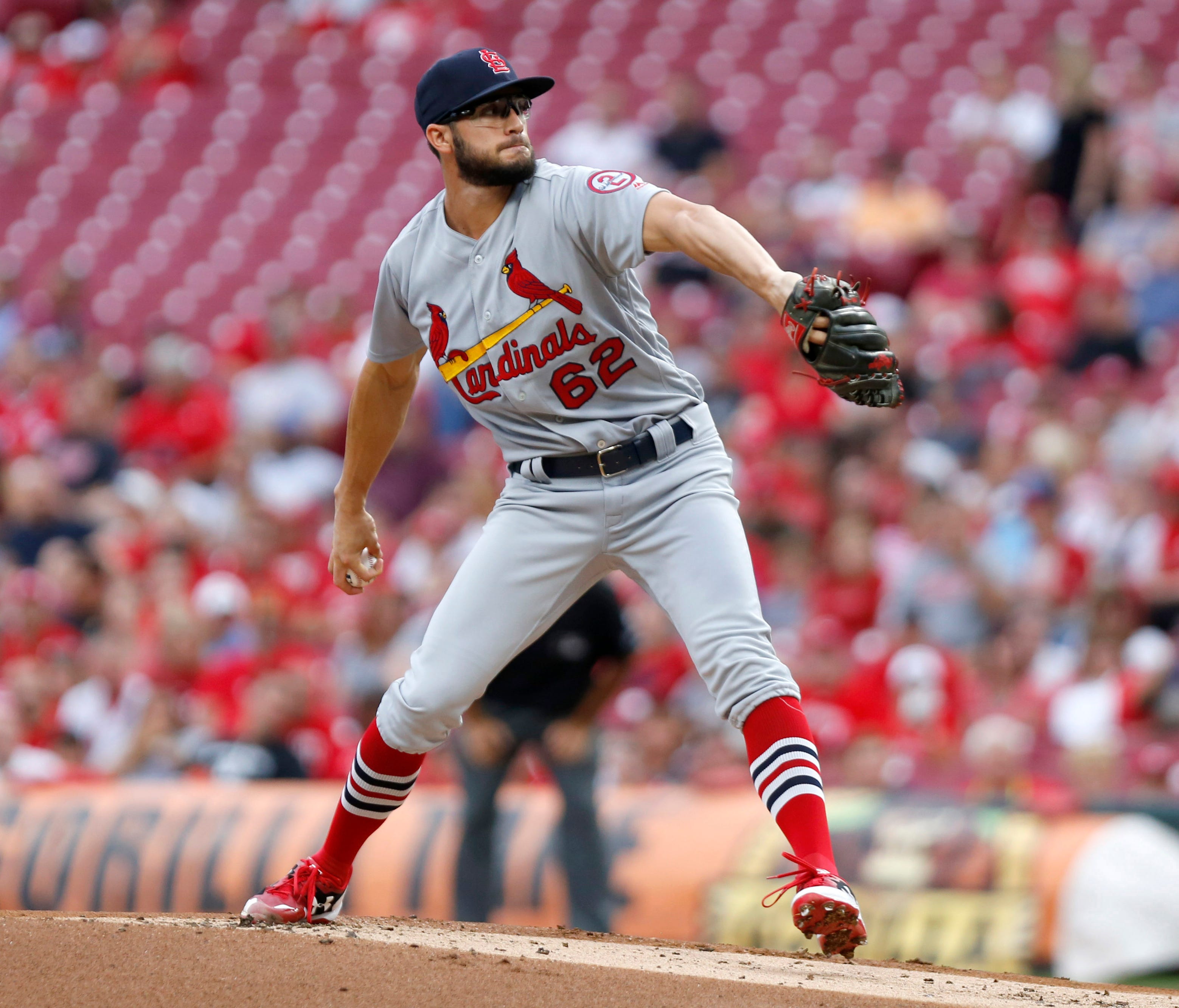 Cardinals pitcher Daniel Poncedeleon held the Reds hitless through seven innings Monday in his first major league appearance.
