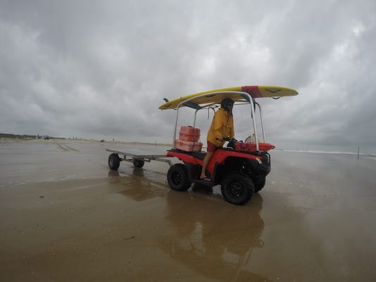 Hurricane Jose S Waves Shut Assateague Beach Parking Lots