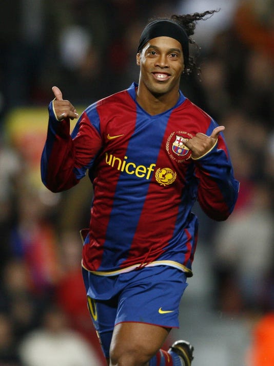 Football Ronaldinho Photos Profil Pemain Sepak Bola