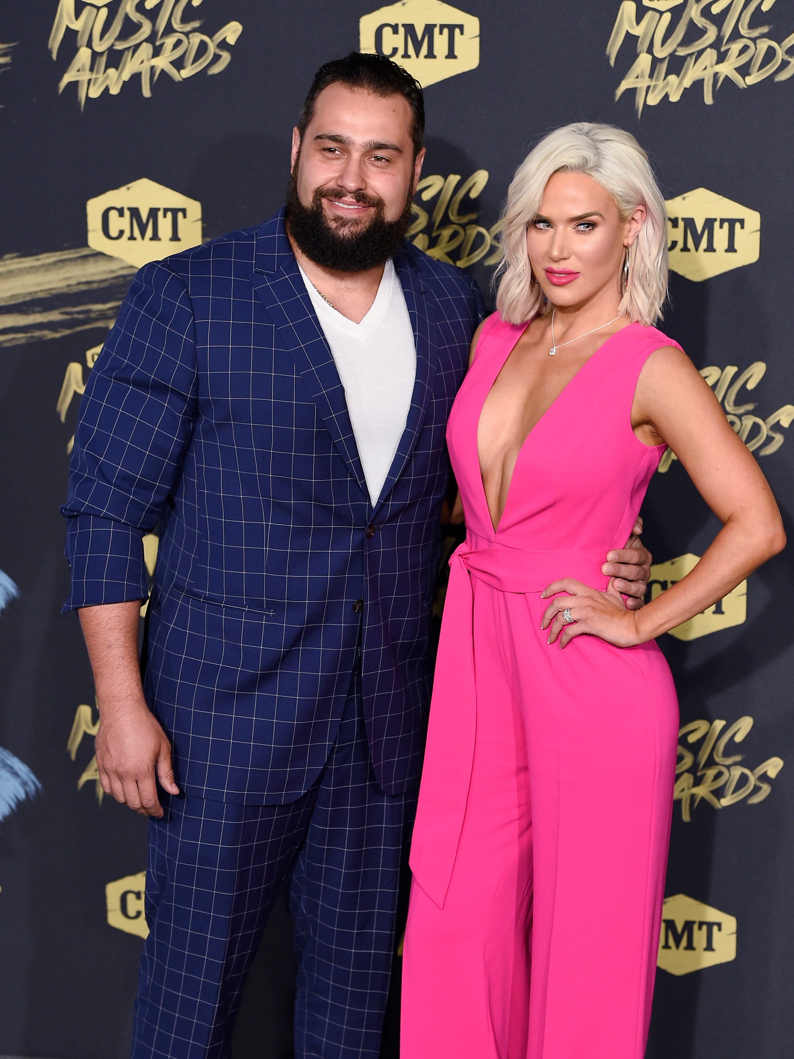 Wwe rusev hot sale wife lana