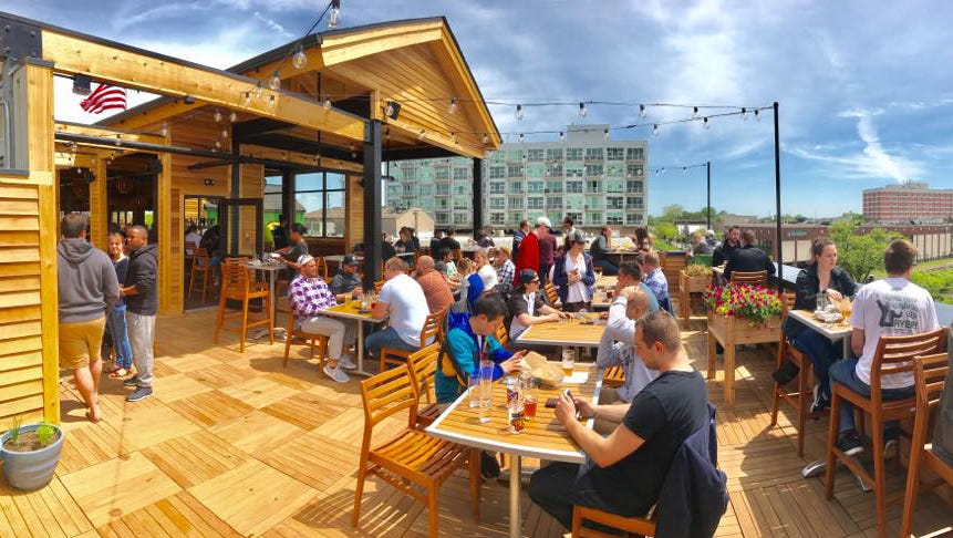 House Panel Wants To Allow Takeout Alcohol Social Districts For Drinking