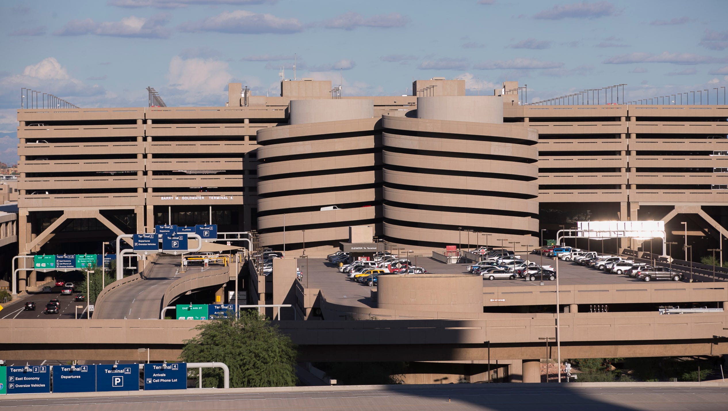 Directions To Sky Harbor Terminal 4 Cell Phone Lot Phoenix Sky Harbor Airport Moving Cellphone Lot