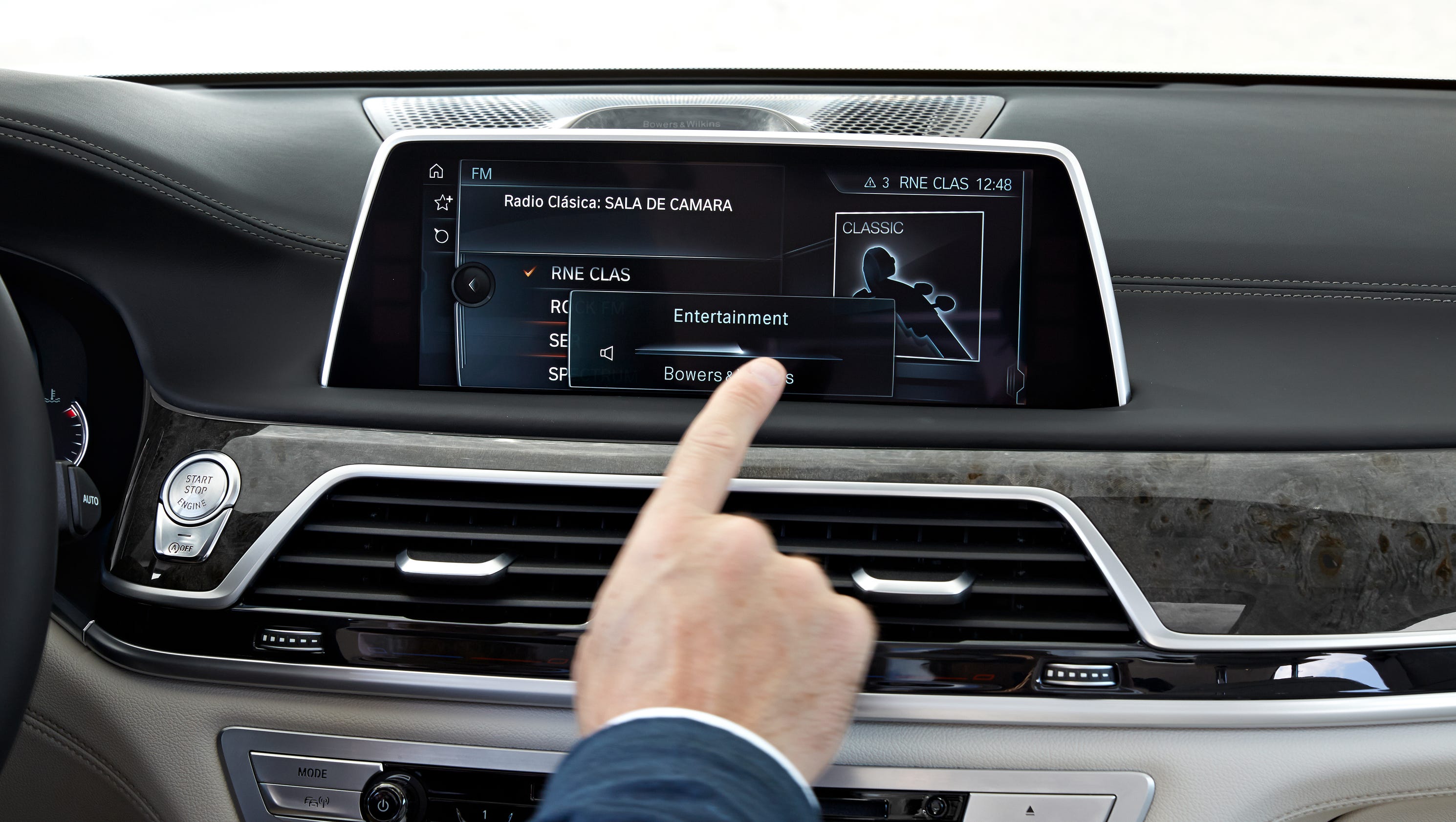 Bmw S 7 Series Gesture Controls Work Pretty Well