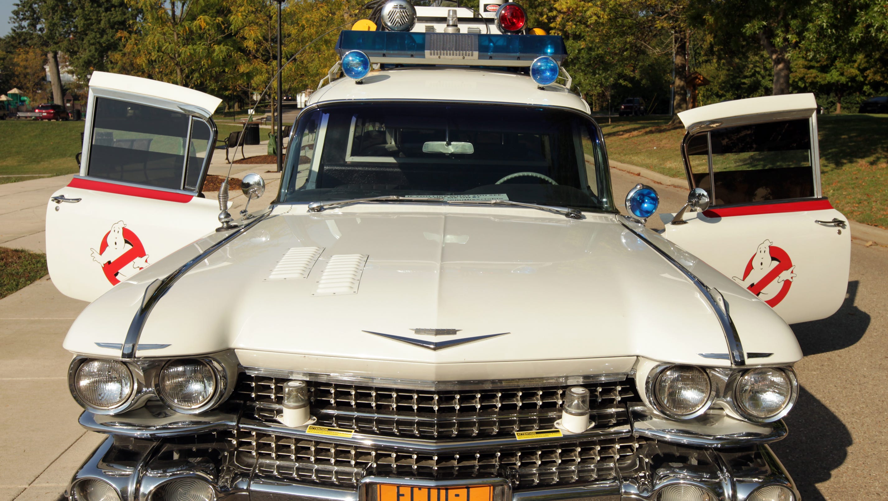 Ghostbusters Fan Recreates Ecto 1 Car