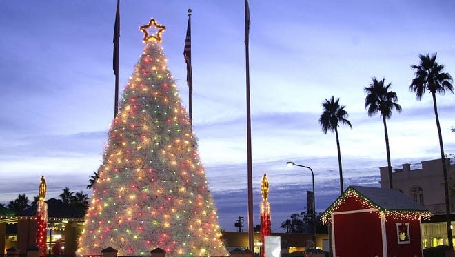 Free Kid Friendly Fun In Phoenix During December Carefree Christmas Festival 2021
