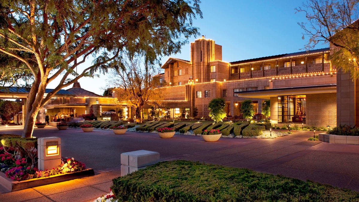 8-year-old boy dead after part of statue fell on him at Arizona Biltmore hotel in Phoenix 8-year-old boy dead after part of statue fell on him at Arizona Biltmore hotel in Phoenix