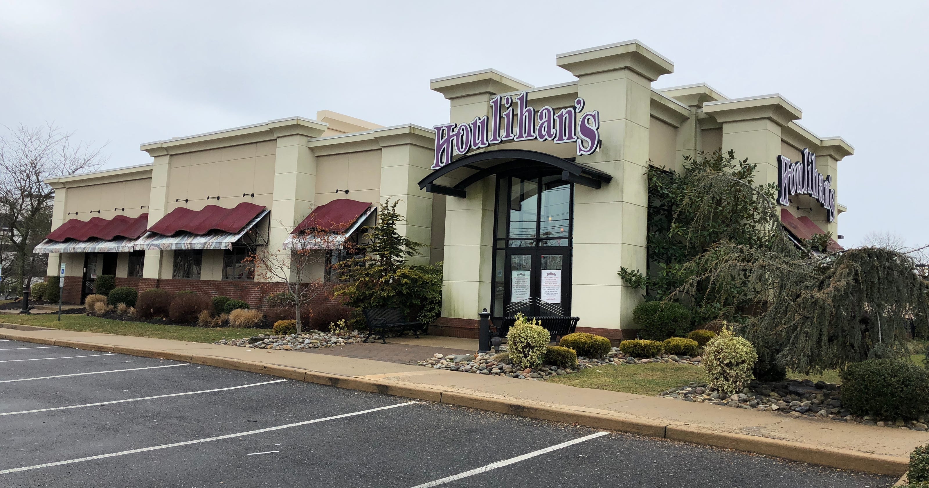 Houlihan's, Eatontown NJ - CLOSED - New Jersey - Hungry Onion 