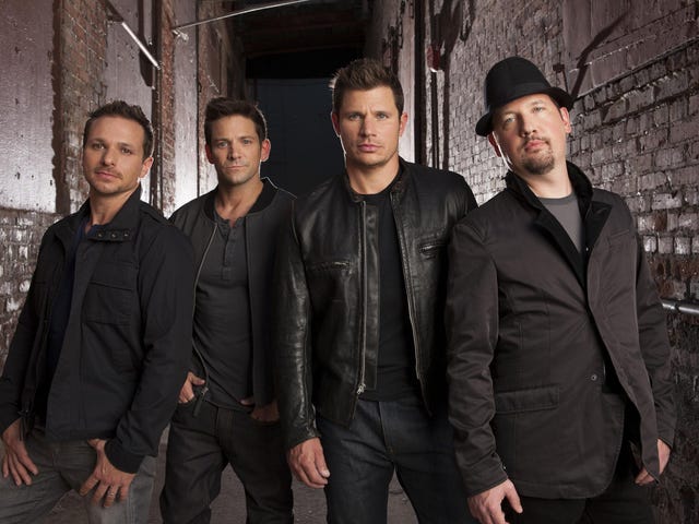 Was Nick Lachey In 98 Degrees Christmas Concert 2021